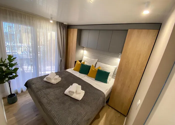 Mobile Anja 비오그라드나모루