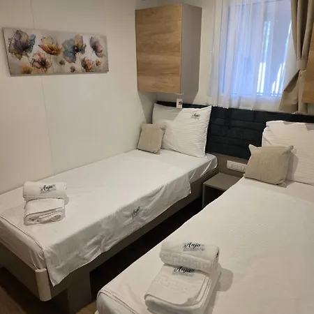 Mobile Anja - Biograd 度假居 比奥格勒·纳·莫鲁